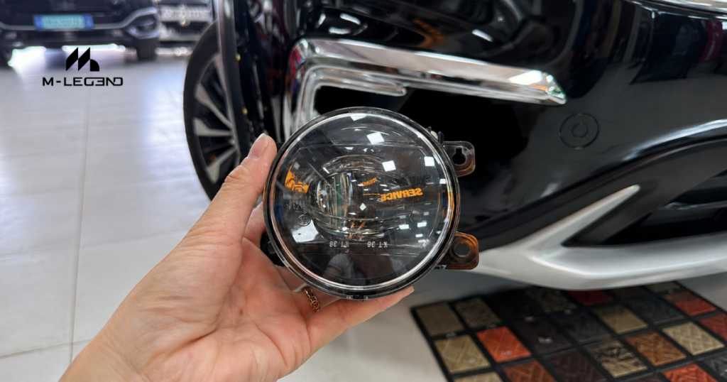 Đèn trợ sáng ô tô là hệ thống đèn phụ được lắp thêm để hỗ trợ tầm nhìn trong những điều kiện ánh sáng kém